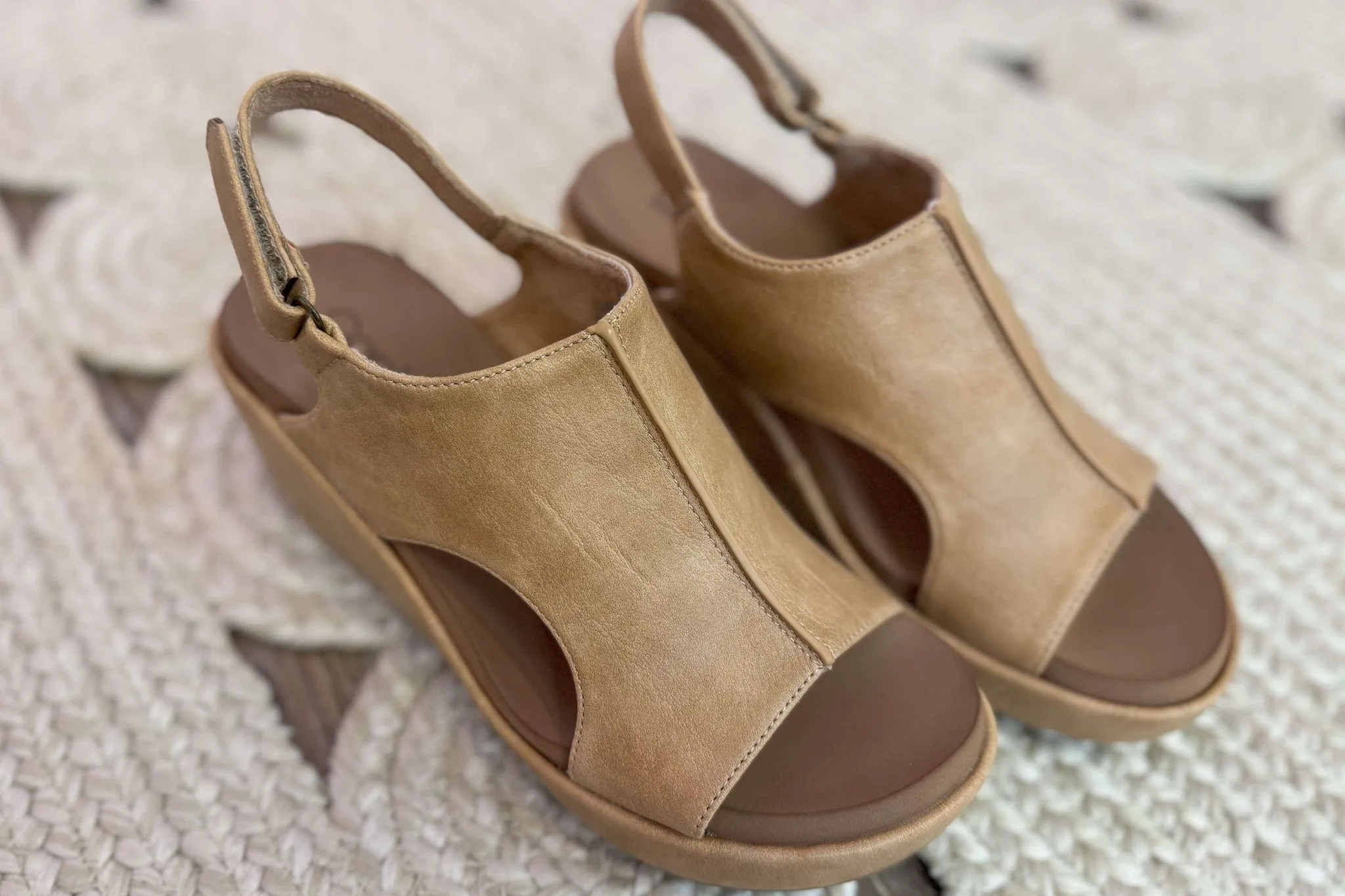 Carley Caramel All Corky Wedges