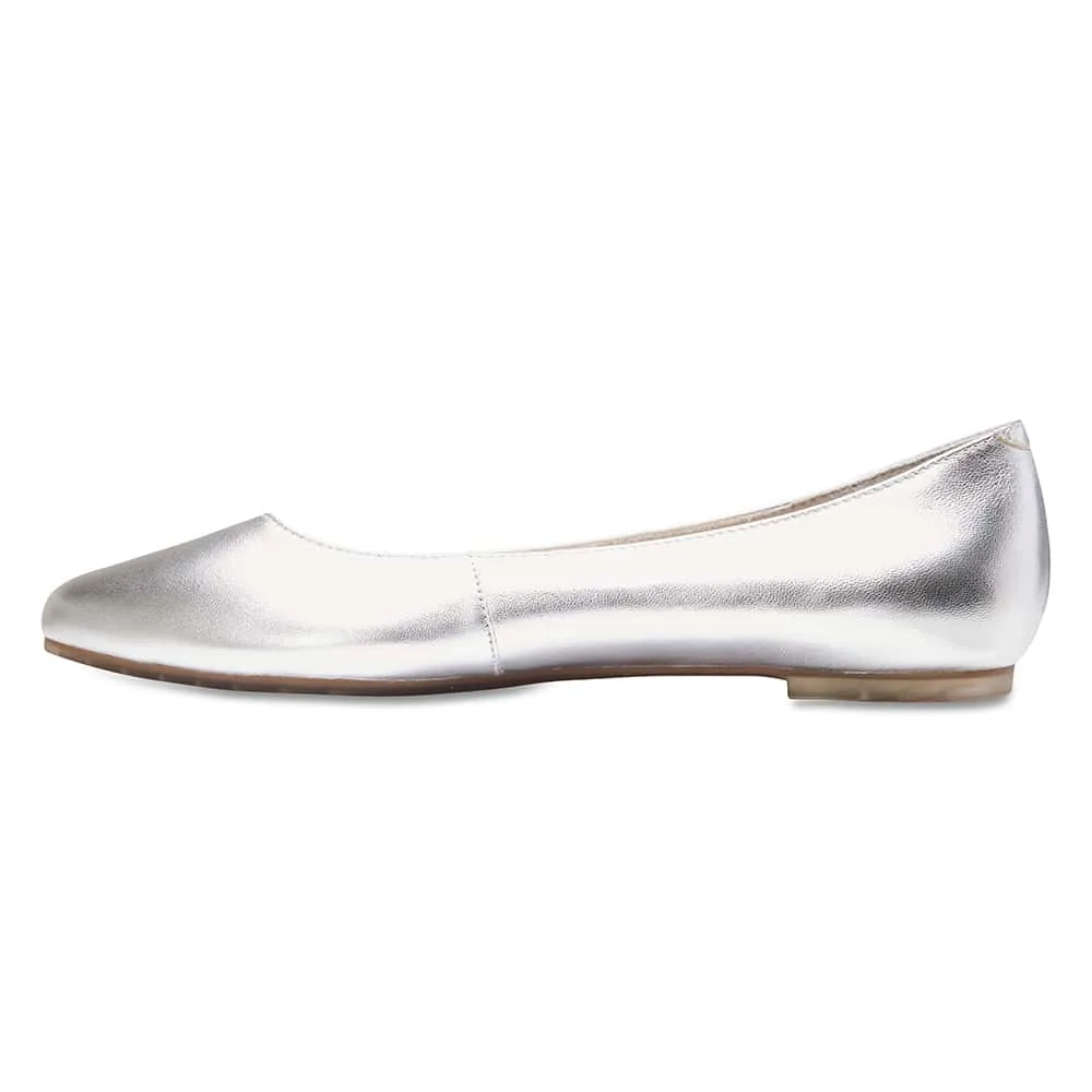 Lucia Flat in Silver Metallic Leather