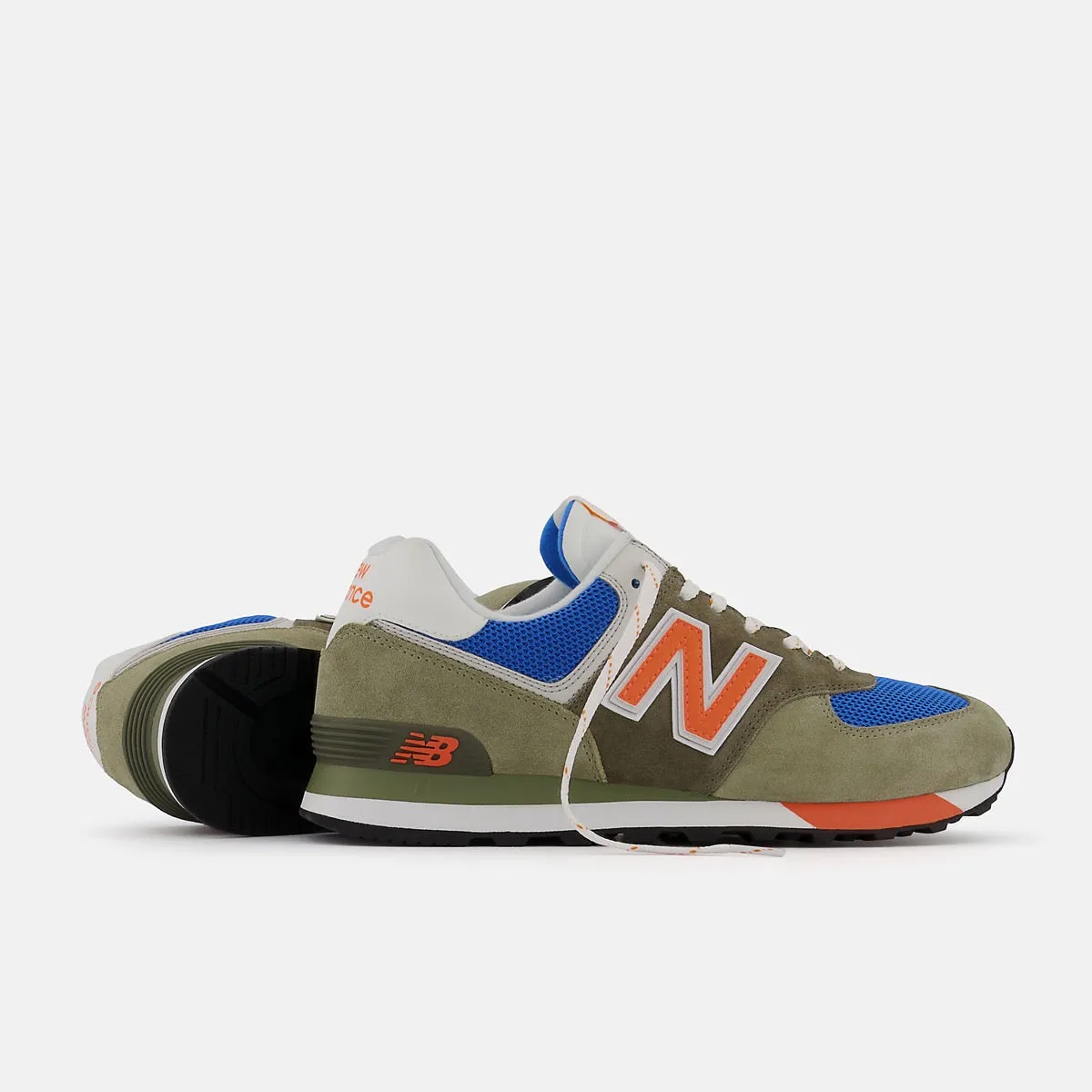 Scarpe Uomo NEW BALANCE Sneakers 574 in Mesh e Suede colore Grey e Orange