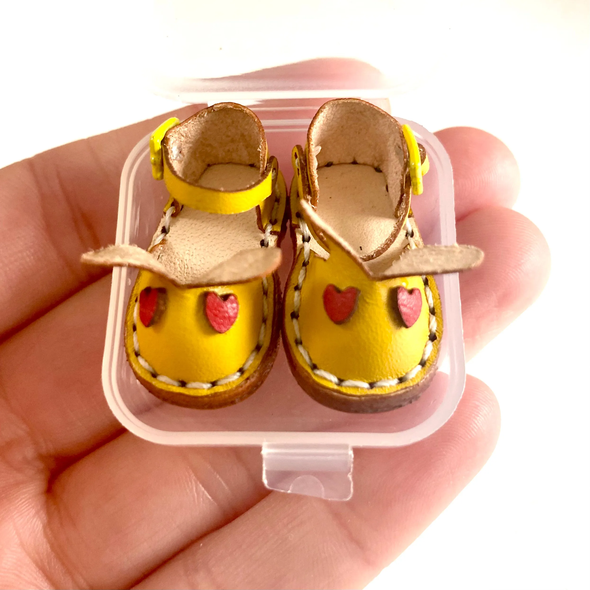 Tiny leather doll shoes yellow Loveheart Bunny Blythe doll