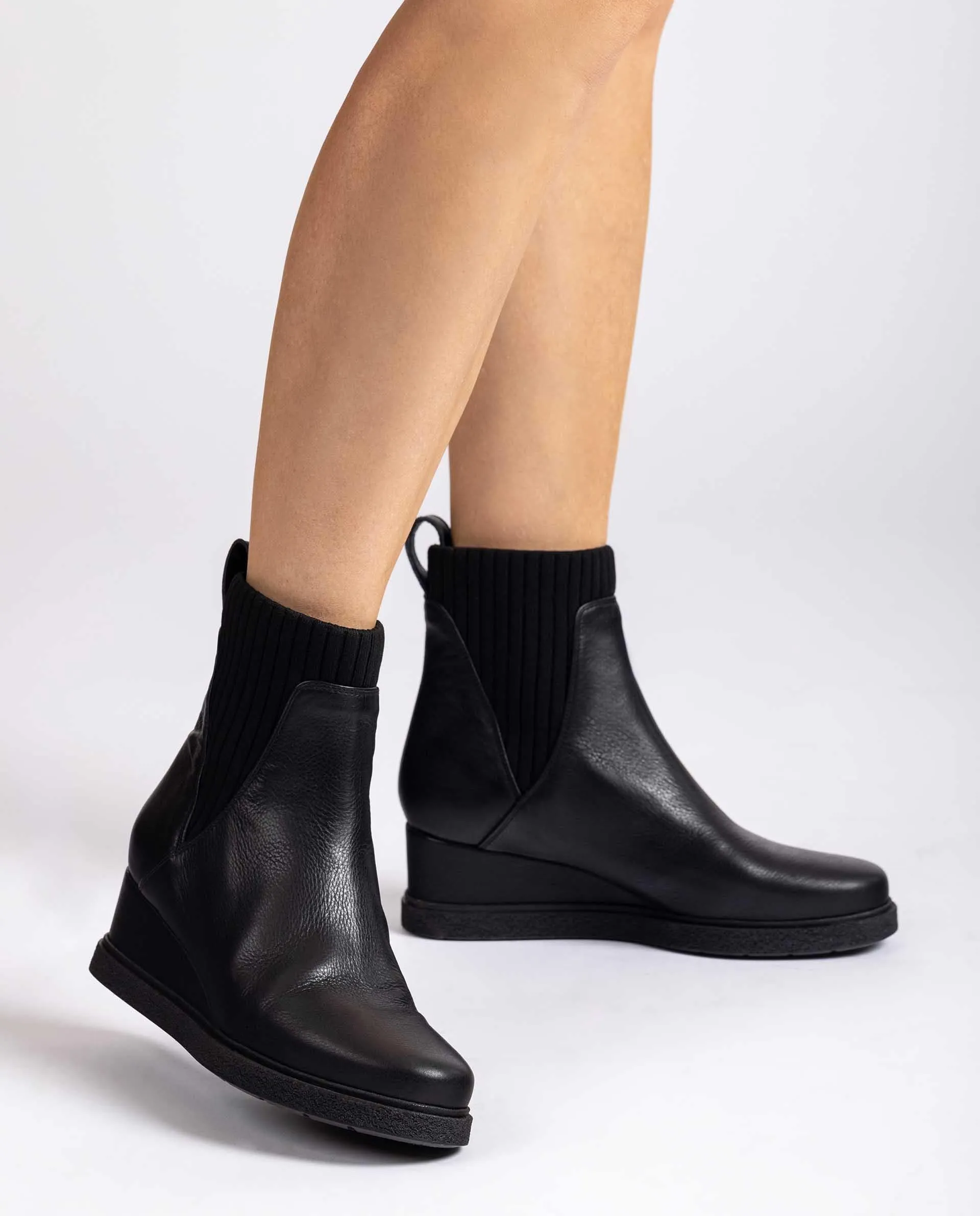 Unisa Jualo Black Wedge Ankle Boot