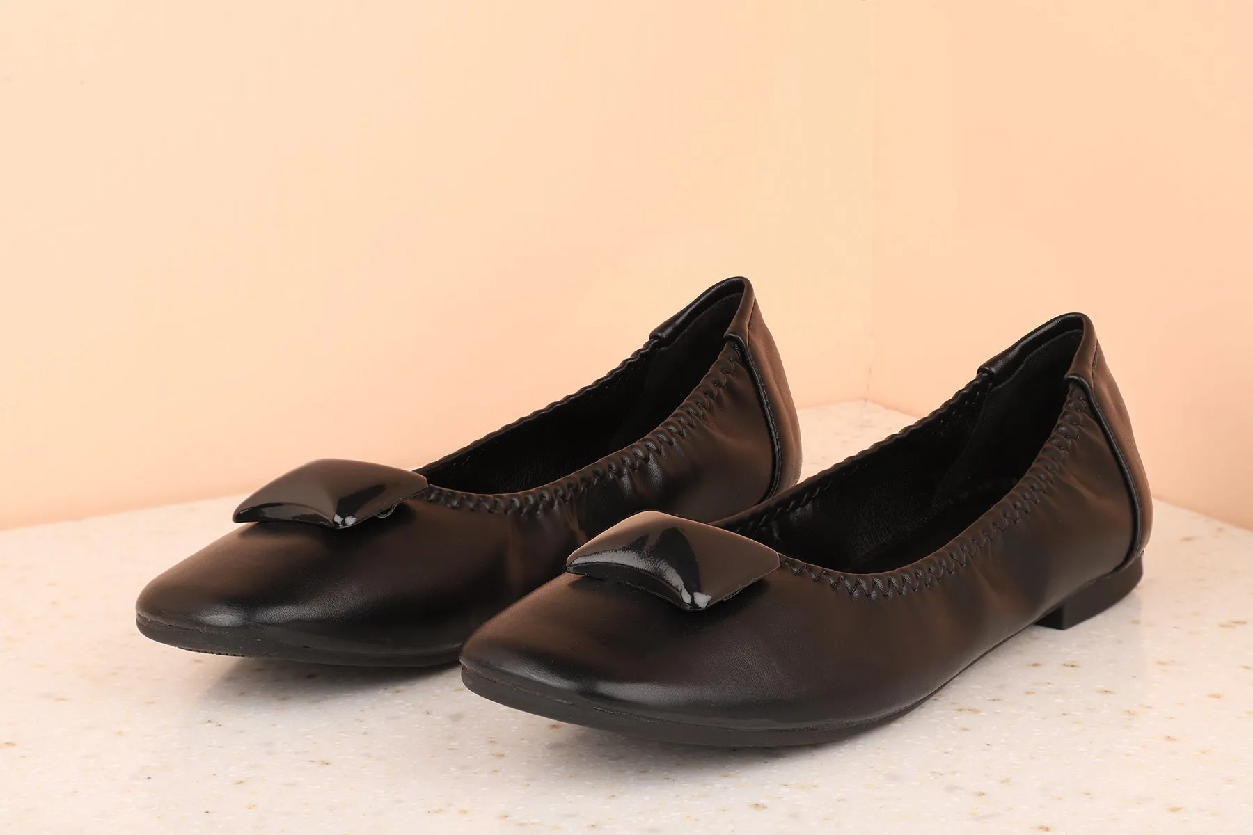 Women Black Solid Ballerinas Flats